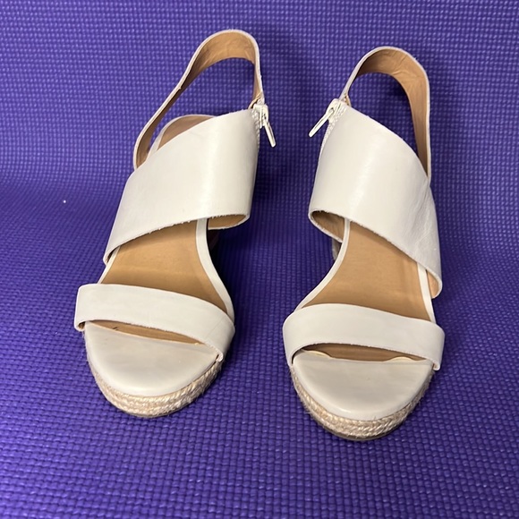 LOVIN’ LUCKY BRAND WEDGES - Picture 2 of 5